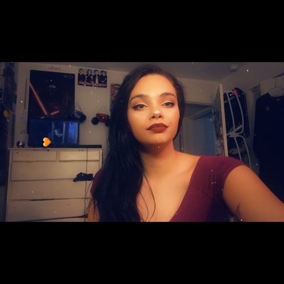 Meet your Posher, Sara - Picture 2 of 3